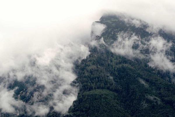 与帮助您在评估过程中充分利用政府监管部门的数据资源相关的创意图片